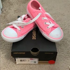 Girls Converse Hot Pink Low Top Size 9